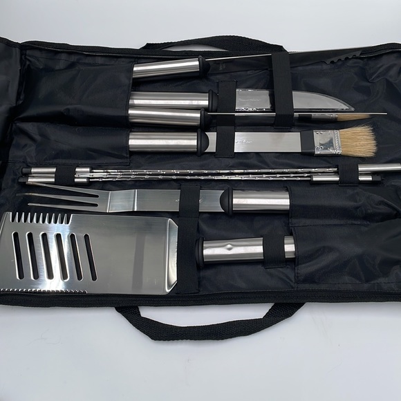 - Seghesio Family Vineyards Stainless Steel BBQ Set with Case - Picture 2 of 8
